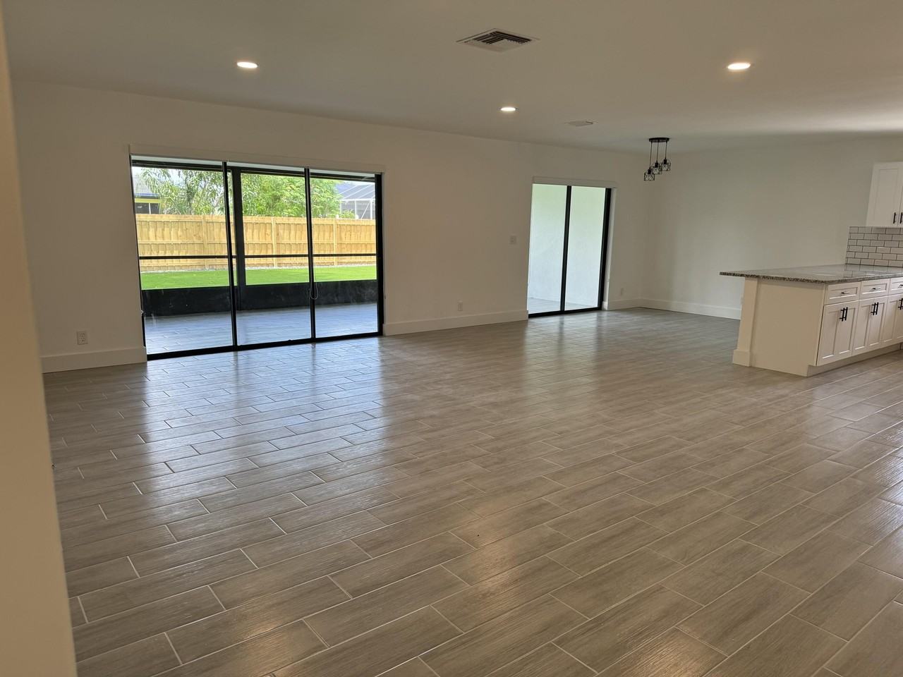 158 Cordoba Cir - Photo 5 of 14