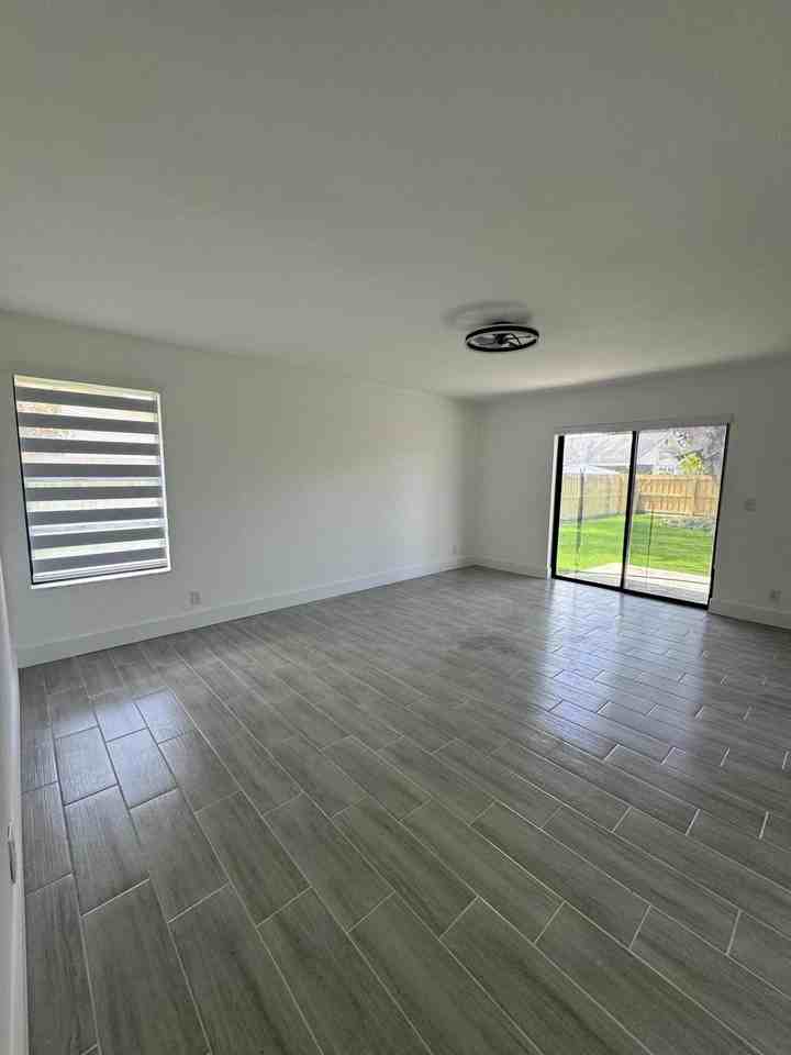 158 Cordoba Cir - Photo 6 of 14