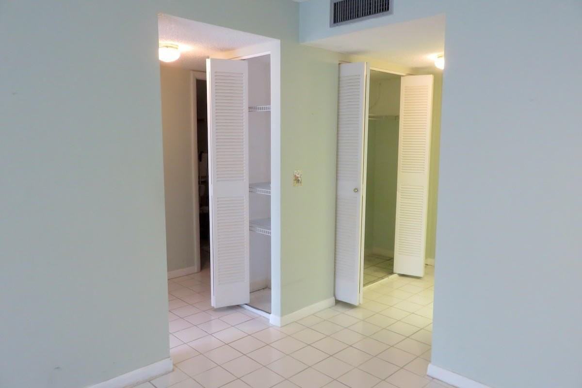 470 Executive Center Dr #2K - Photo 5 of 39