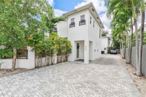featured image of 825 Ne 17th Way