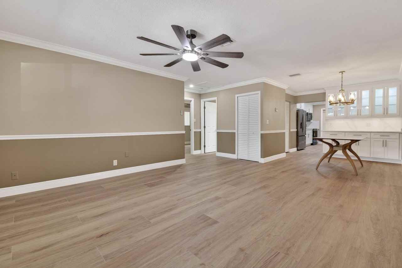 1615 Shirley Ct - Photo 3 of 26
