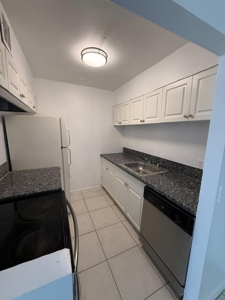 1500 N Congress Ave #A1 - Photo 6 of 15