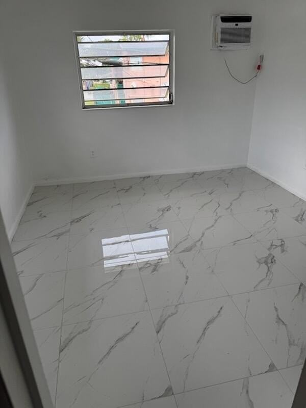 2285 Ne 172nd St #12 - Photo 6 of 18