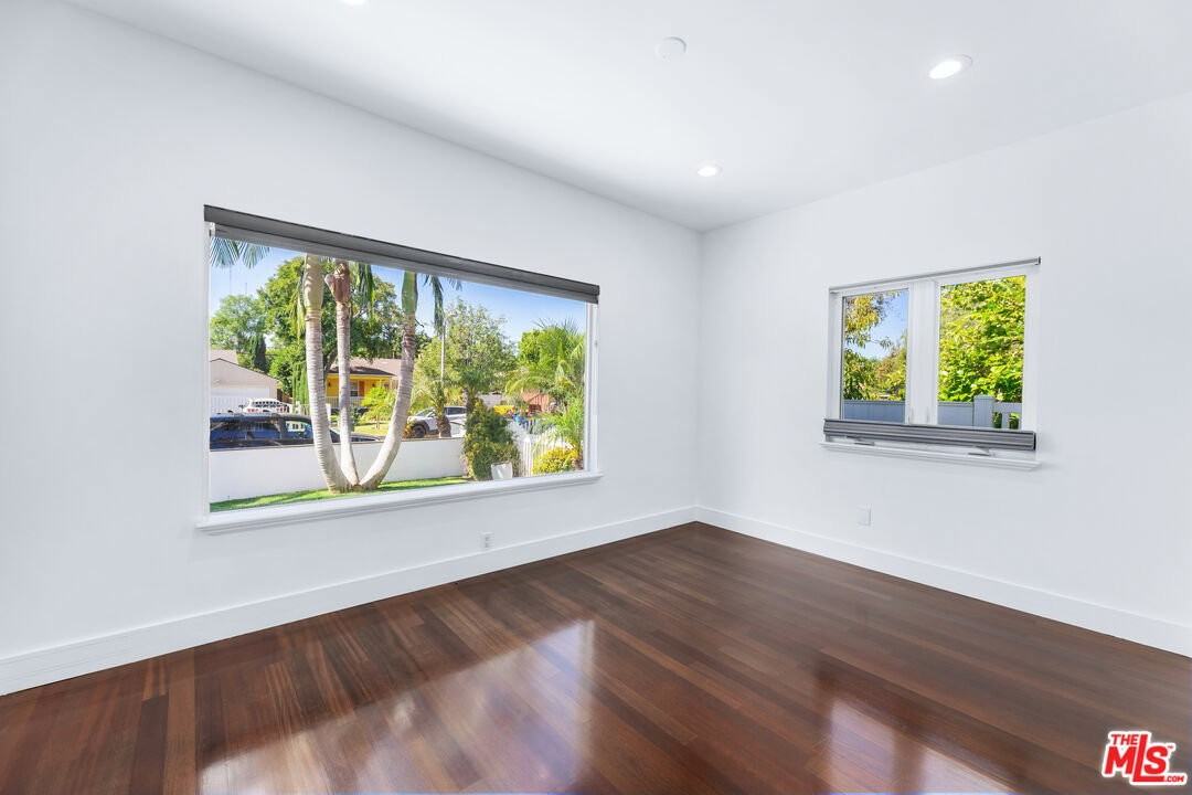 12719 Tiara St - Photo 3 of 8