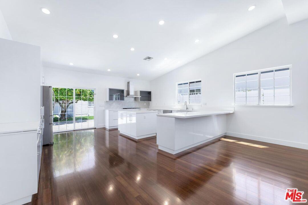 12719 Tiara St - Photo 6 of 8