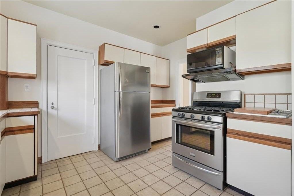 1721 Humboldt Ave S #2-3 - Photo 5 of 39