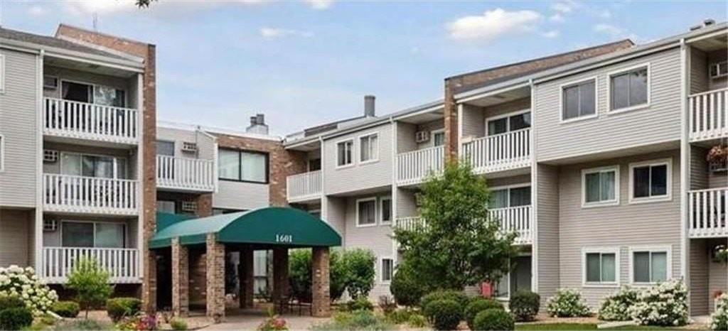 1601 N Innsbruck Dr #319
