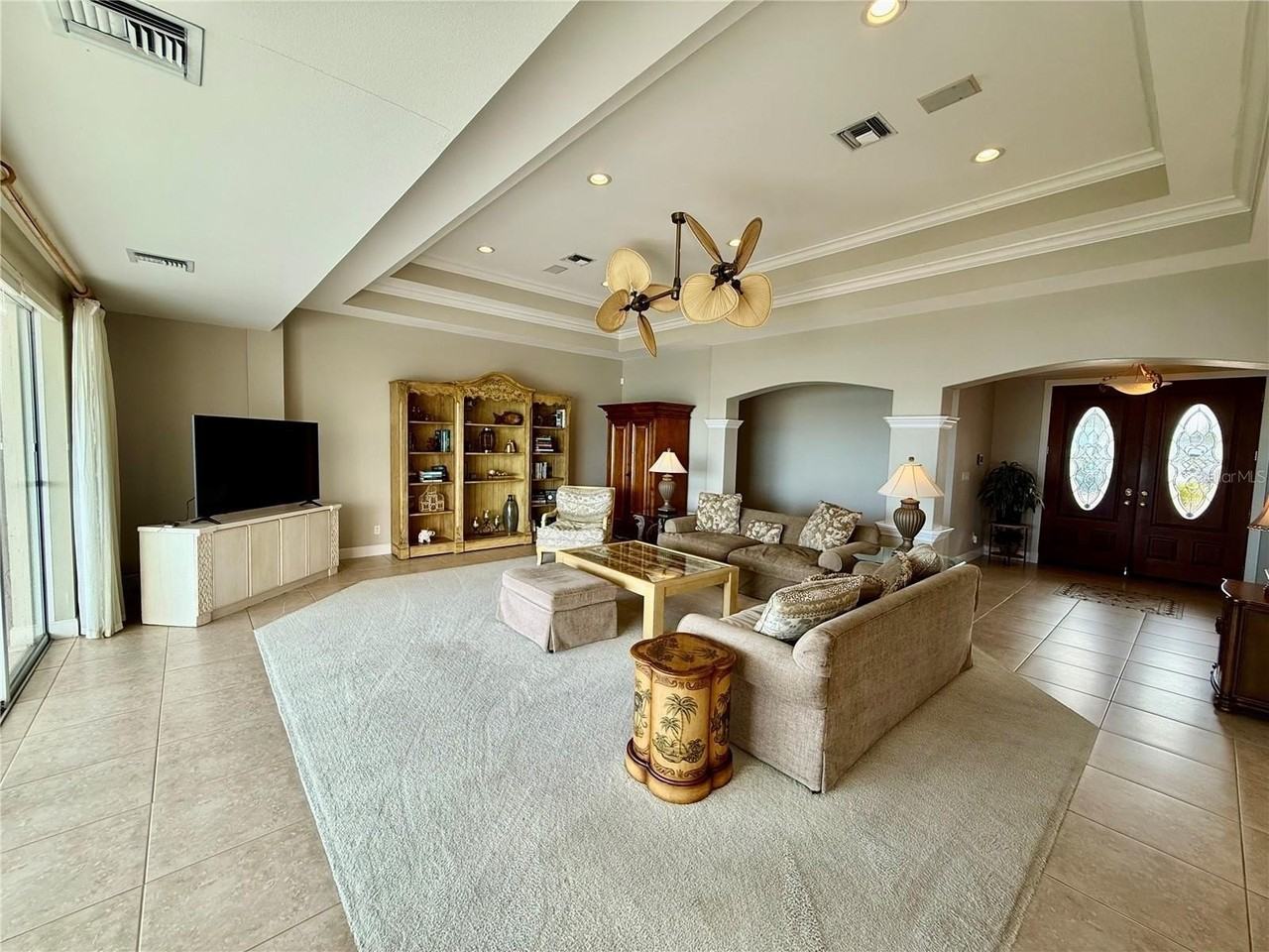 376 W Royal Flamingo Dr - Photo 5 of 38