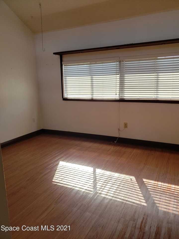 206 Pierce Ave - Photo 3 of 19