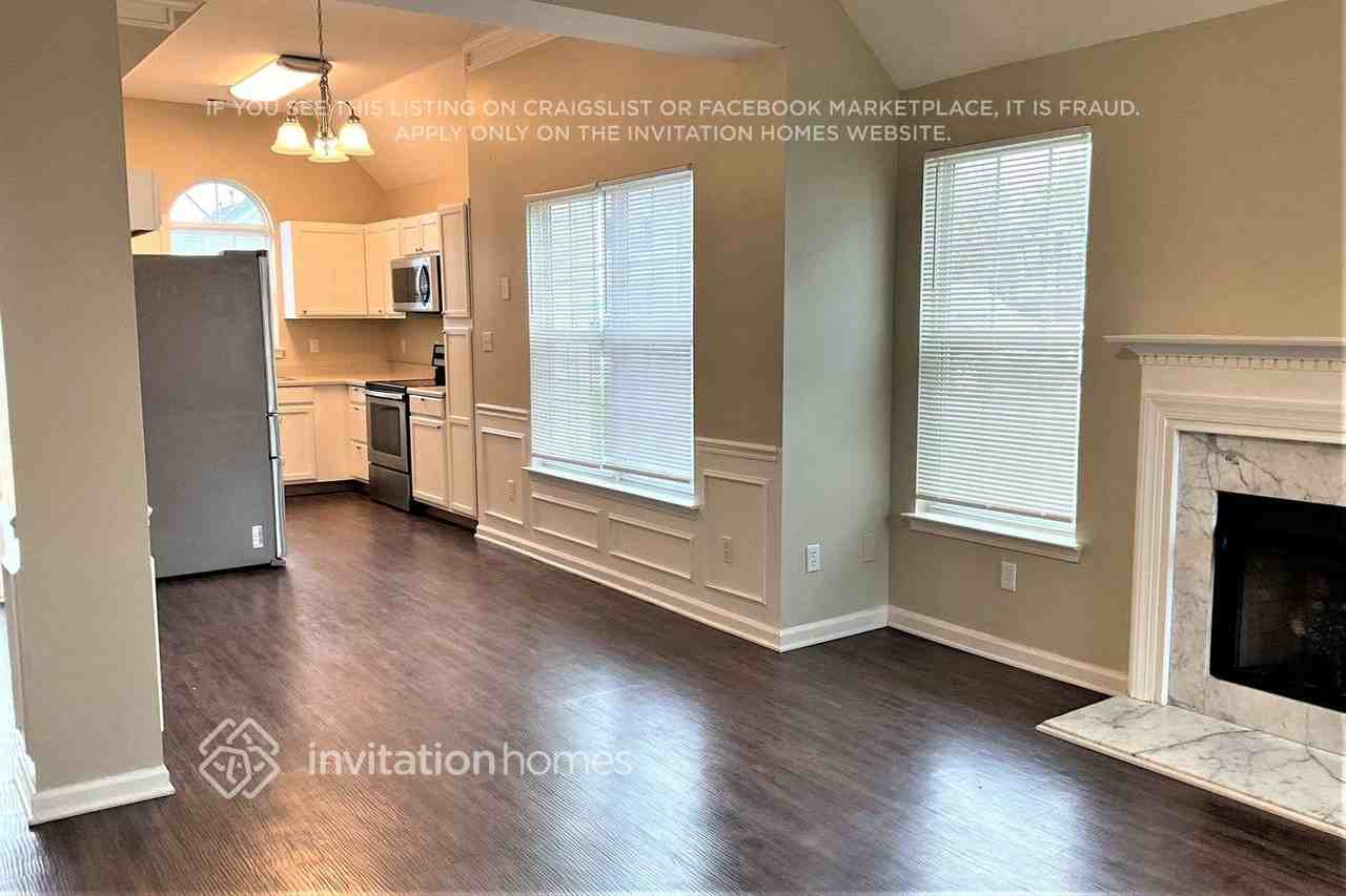 5807 Bridgeway Dr - Photo 5 of 18