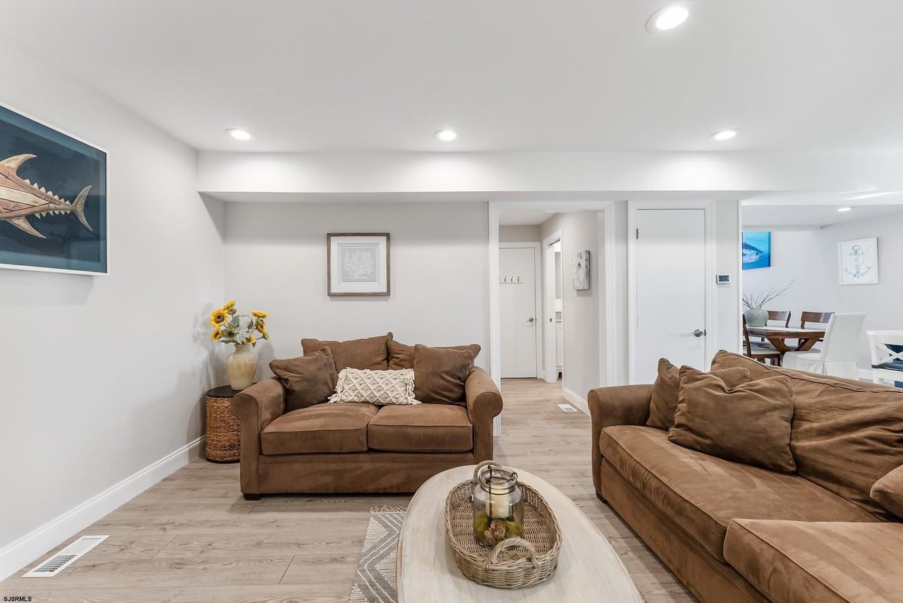 22 N 30th Ave - Photo 6 of 33