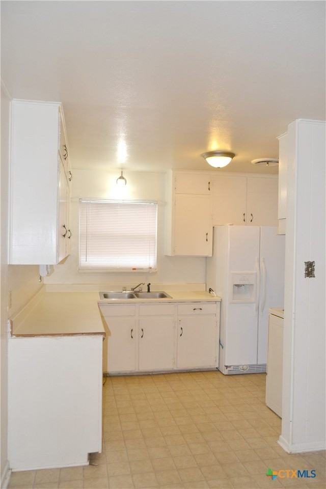 1323 Gardenia Ave - Photo 4 of 10