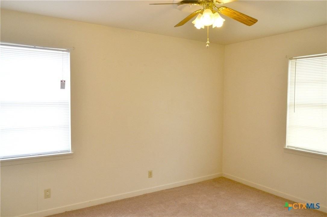 1323 Gardenia Ave - Photo 6 of 10