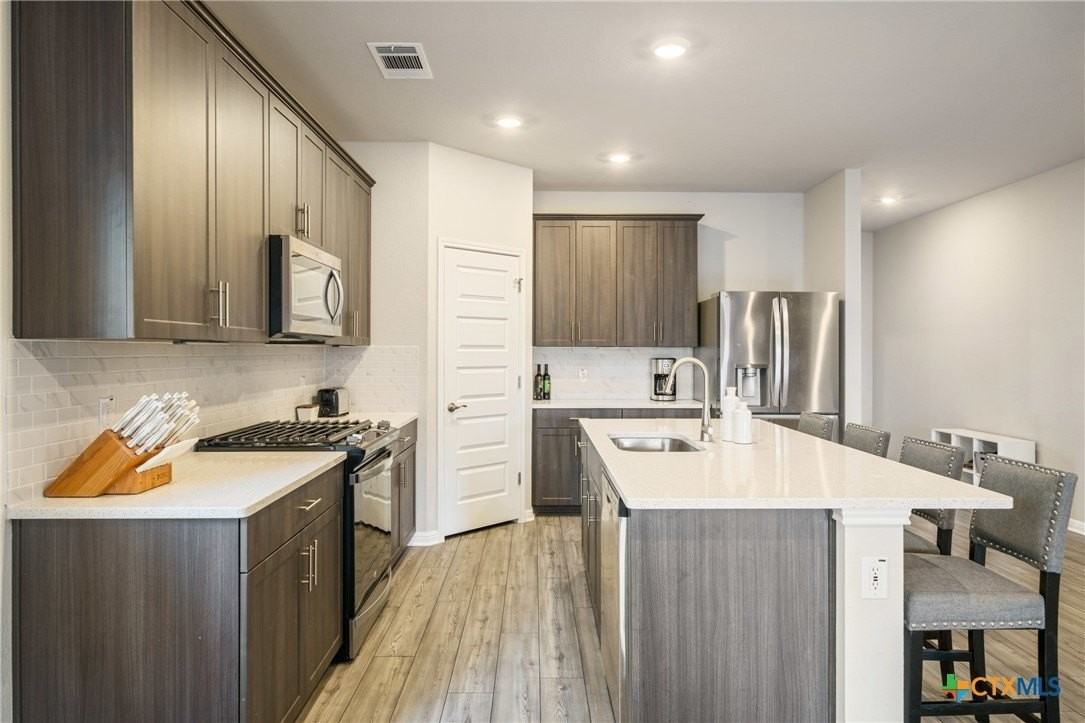 10310 Mager Ln - Photo 6 of 27