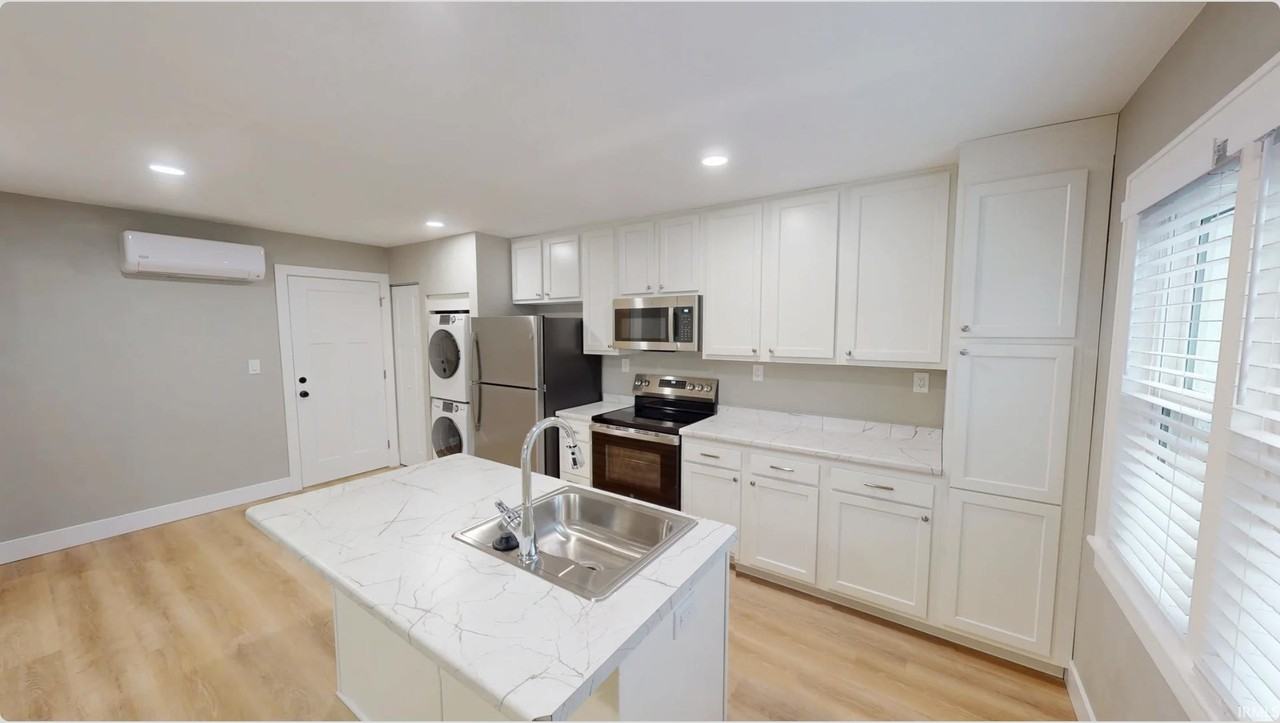 612 Clay St #A - Photo 6 of 16