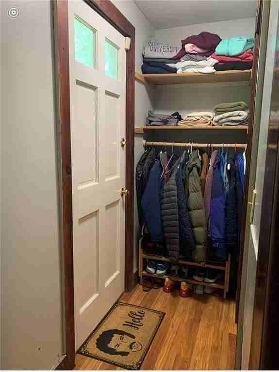 8 Johnson Ct - Photo 2 of 10