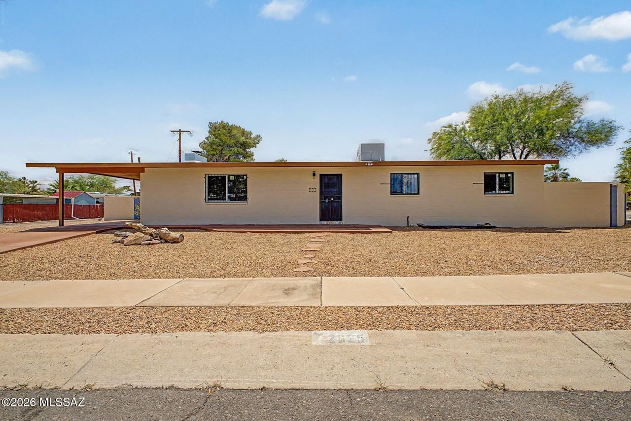 2625 W Oregon St - Photo 2 of 28