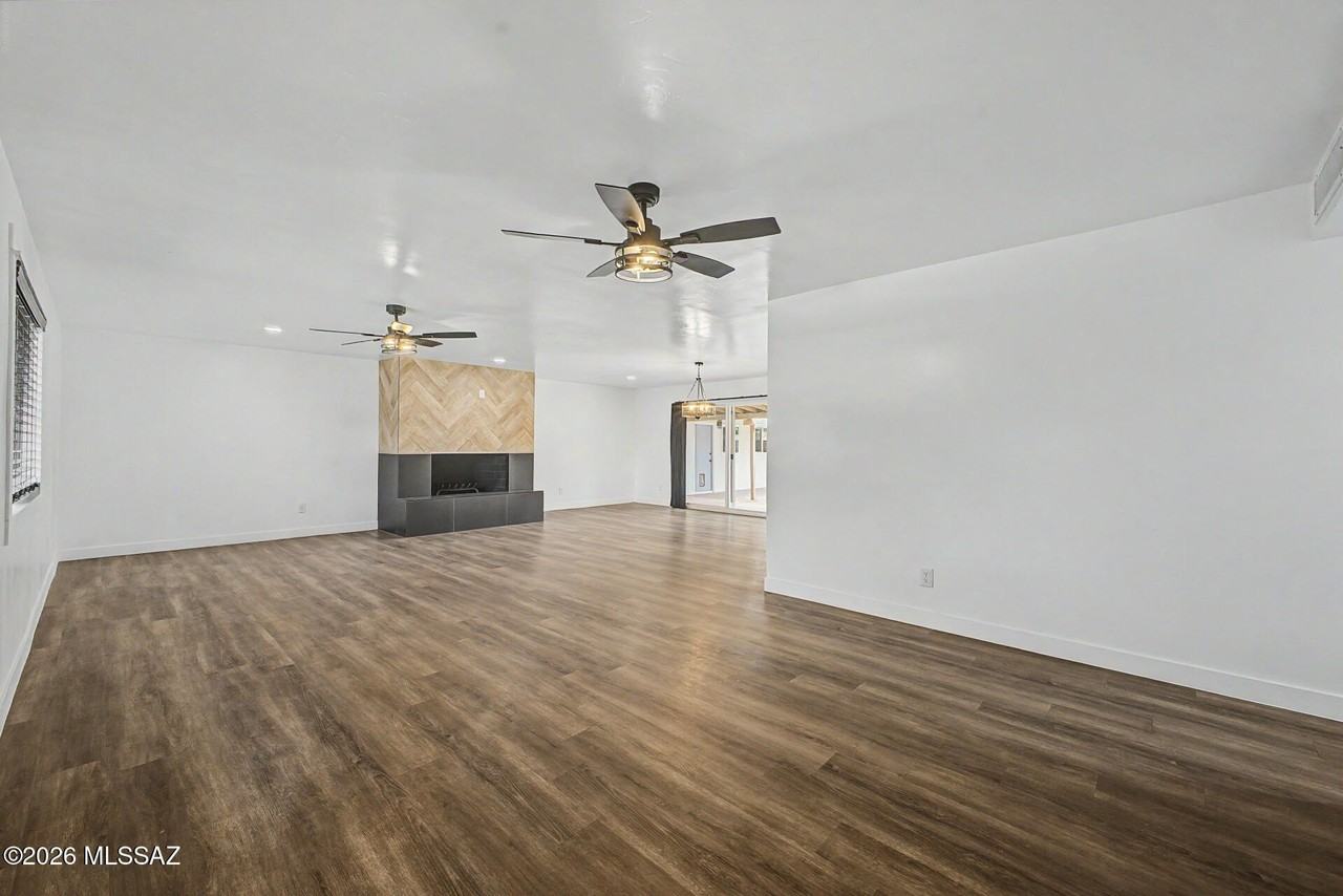 2625 W Oregon St - Photo 3 of 28
