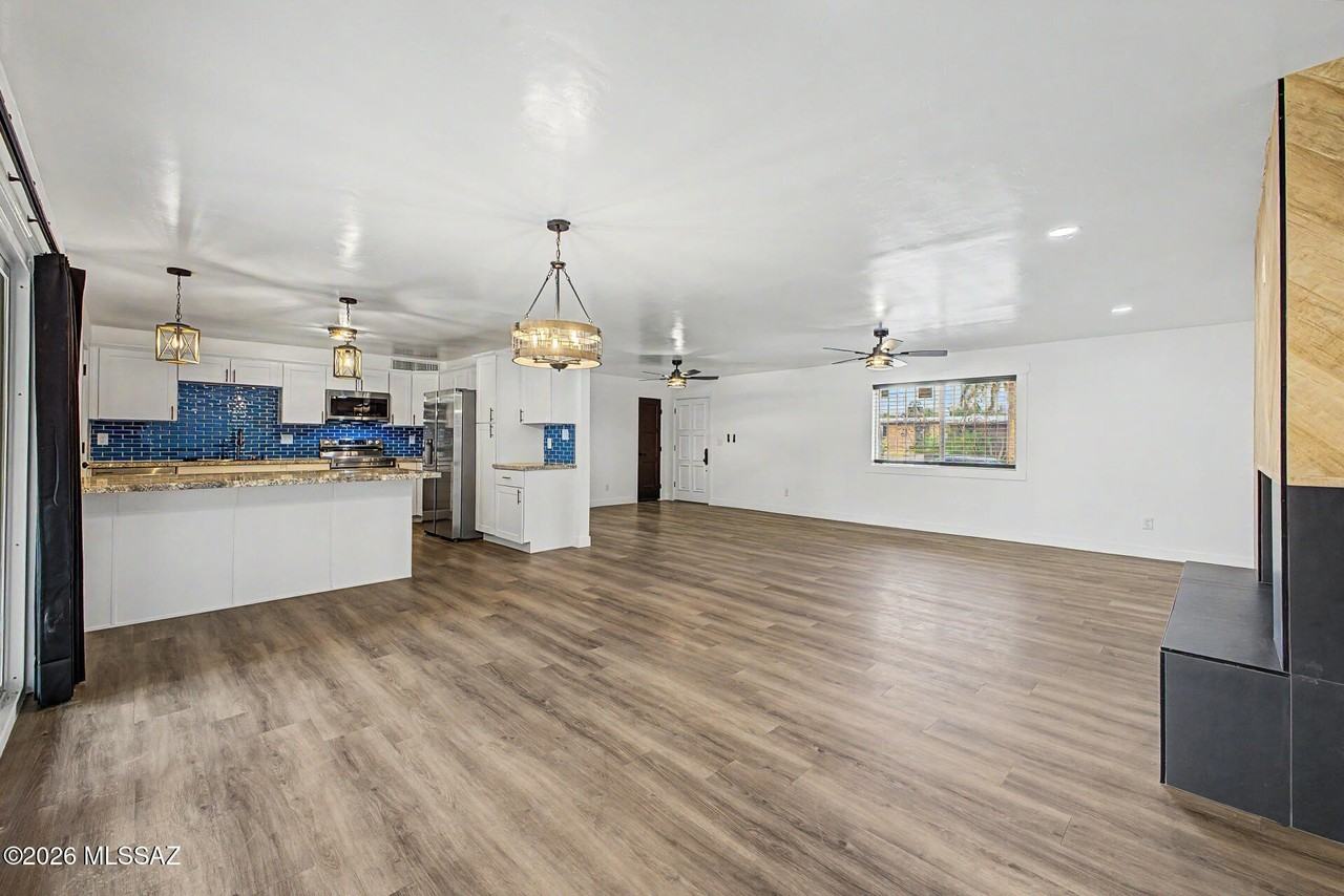 2625 W Oregon St - Photo 5 of 28