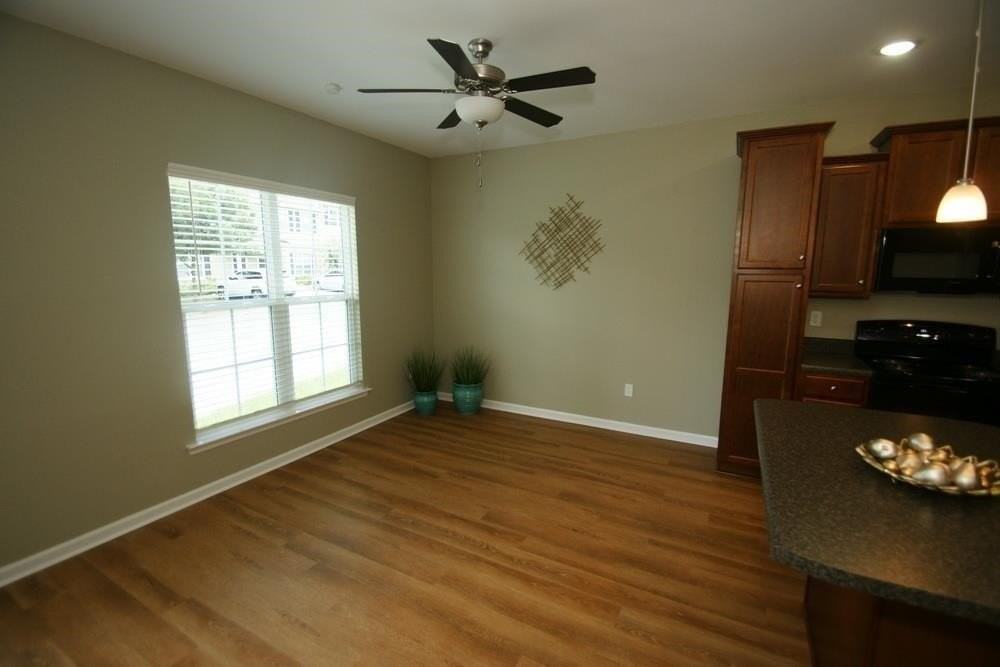 1943 Ann Arbor Ave - Photo 7 of 35