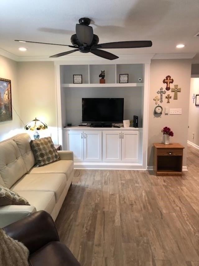 2832 Shamrock S - Photo 4 of 13
