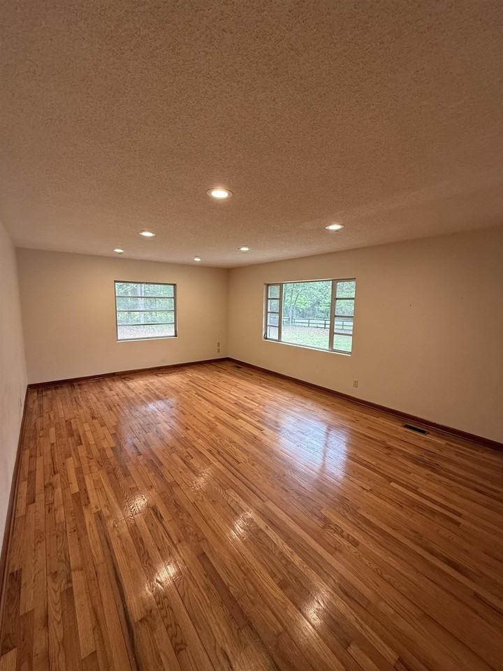 5525 Springhill Rd - Photo 2 of 16