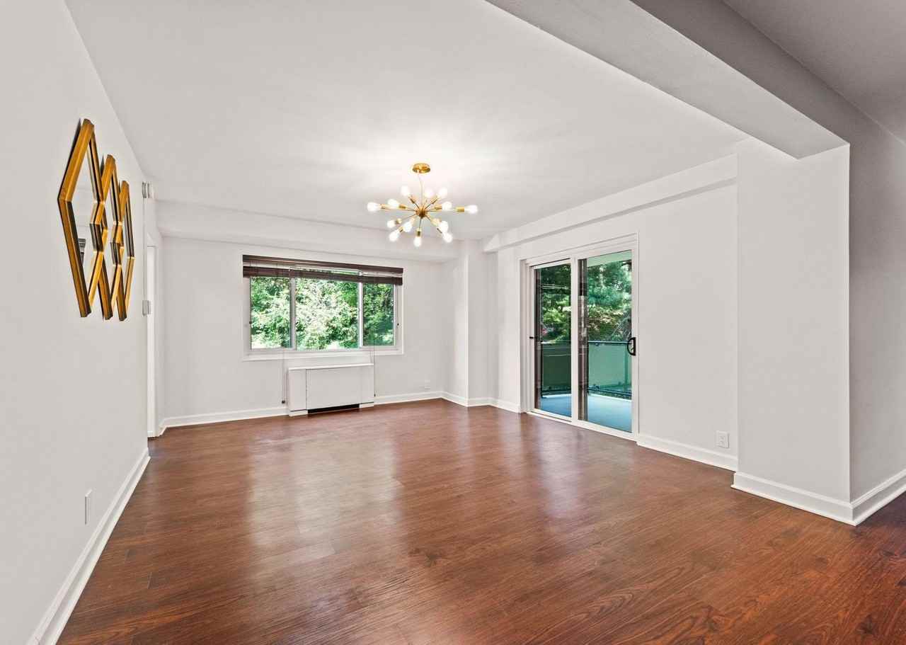 4201 Cathedral Ave Nw #501W - Photo 4 of 38