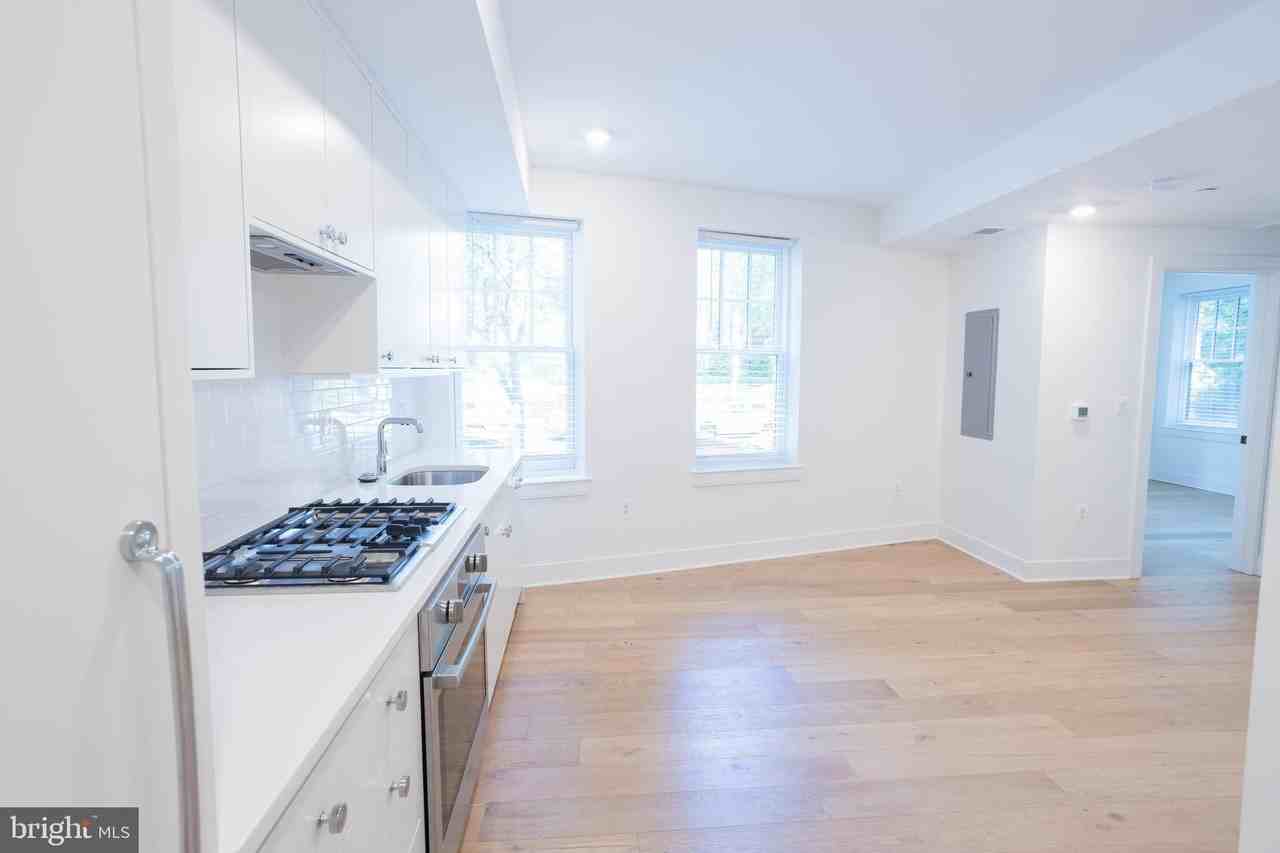 2869 28th St Nw #3 - Photo 7 of 14