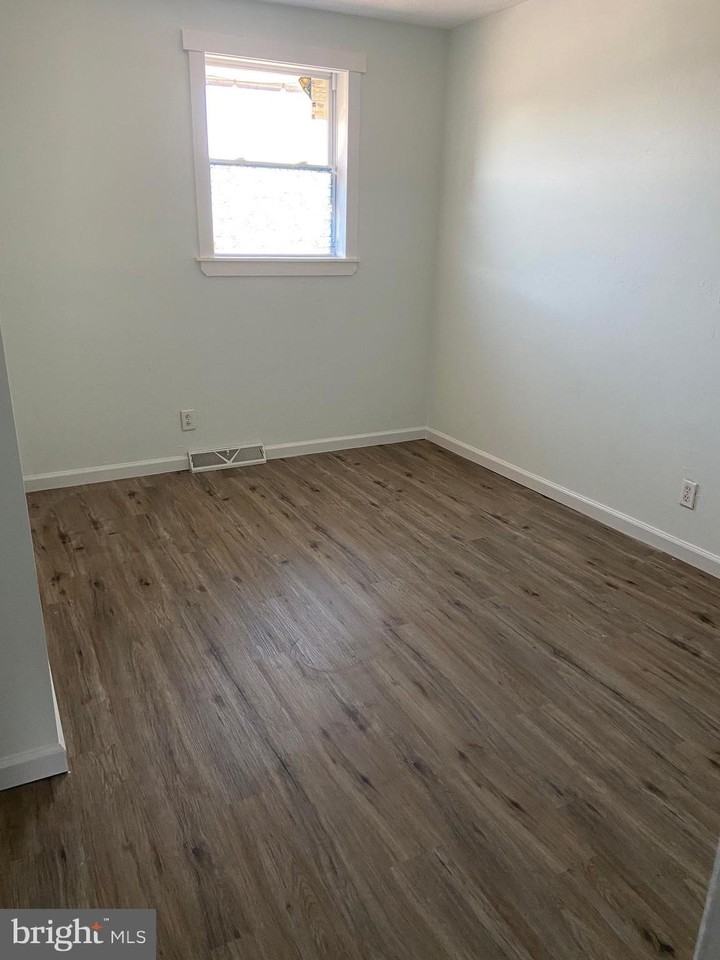 1883 S Dupont Hwy #1 - Photo 3 of 7
