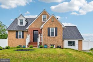 featured image of 105 Dinsmore Ave
