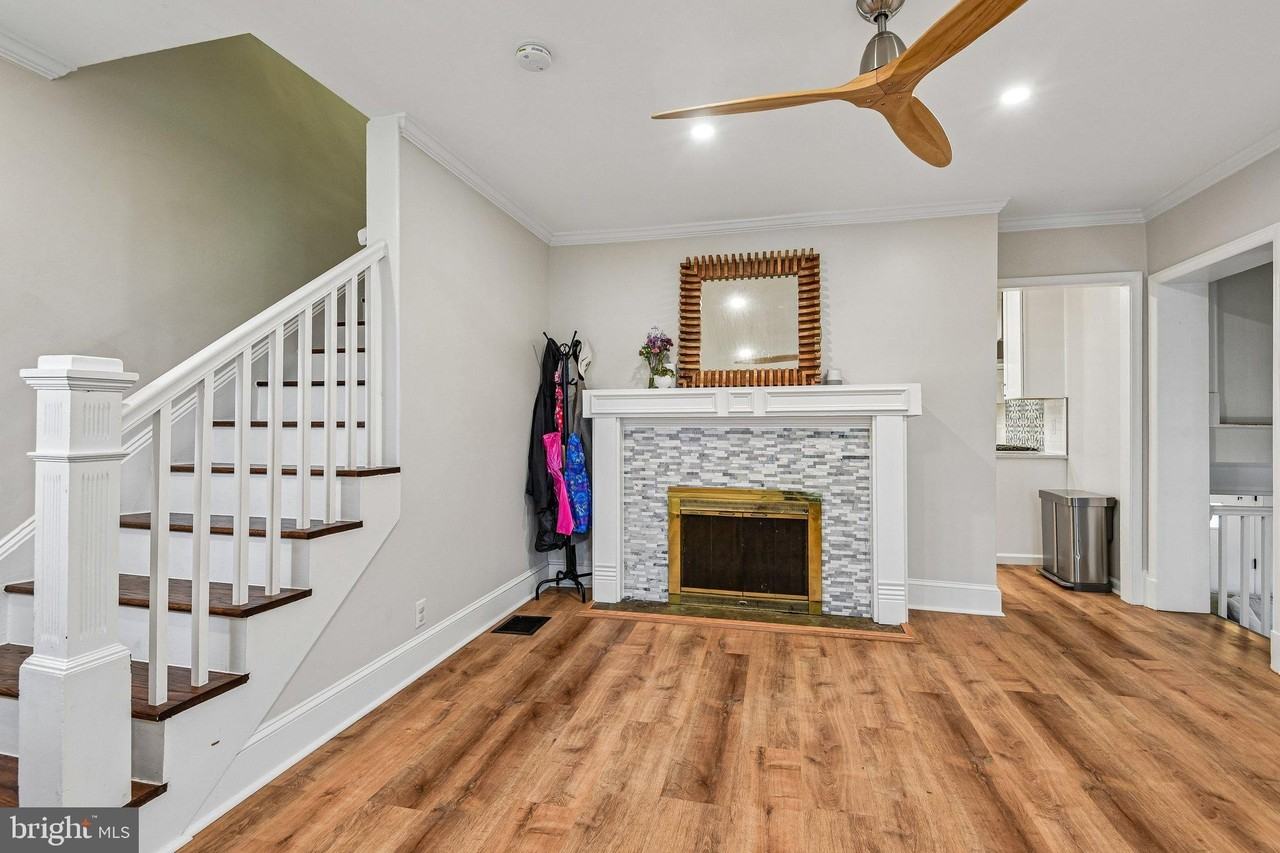 105 Dinsmore Ave - Photo 4 of 32