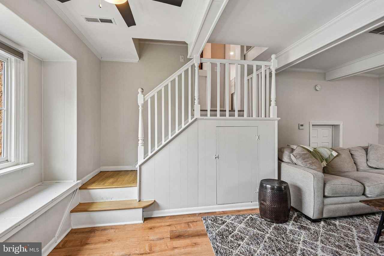105 Dinsmore Ave - Photo 6 of 32