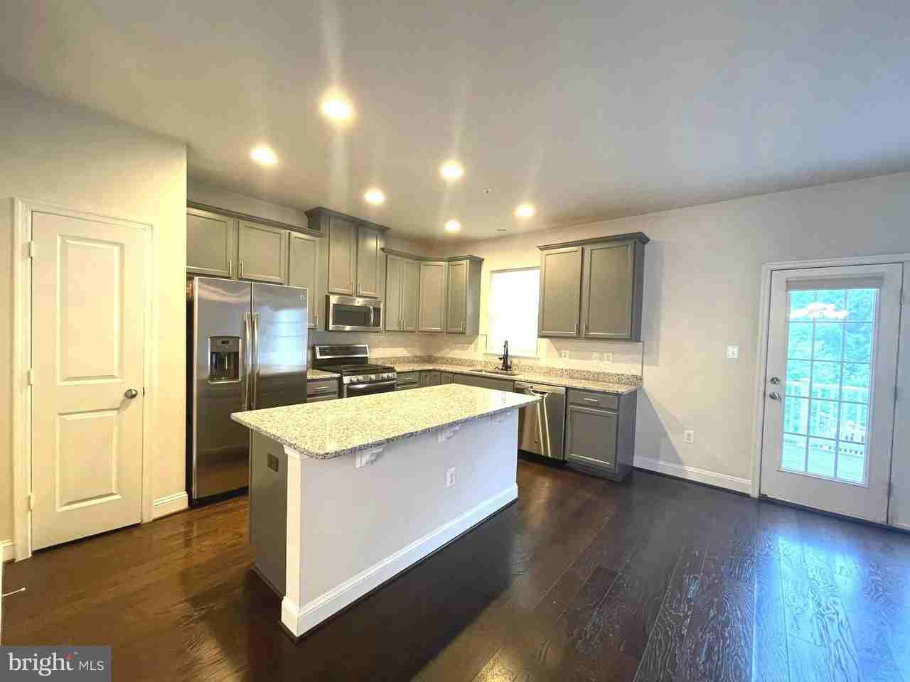 7805 Loblolly Way - Photo 4 of 27
