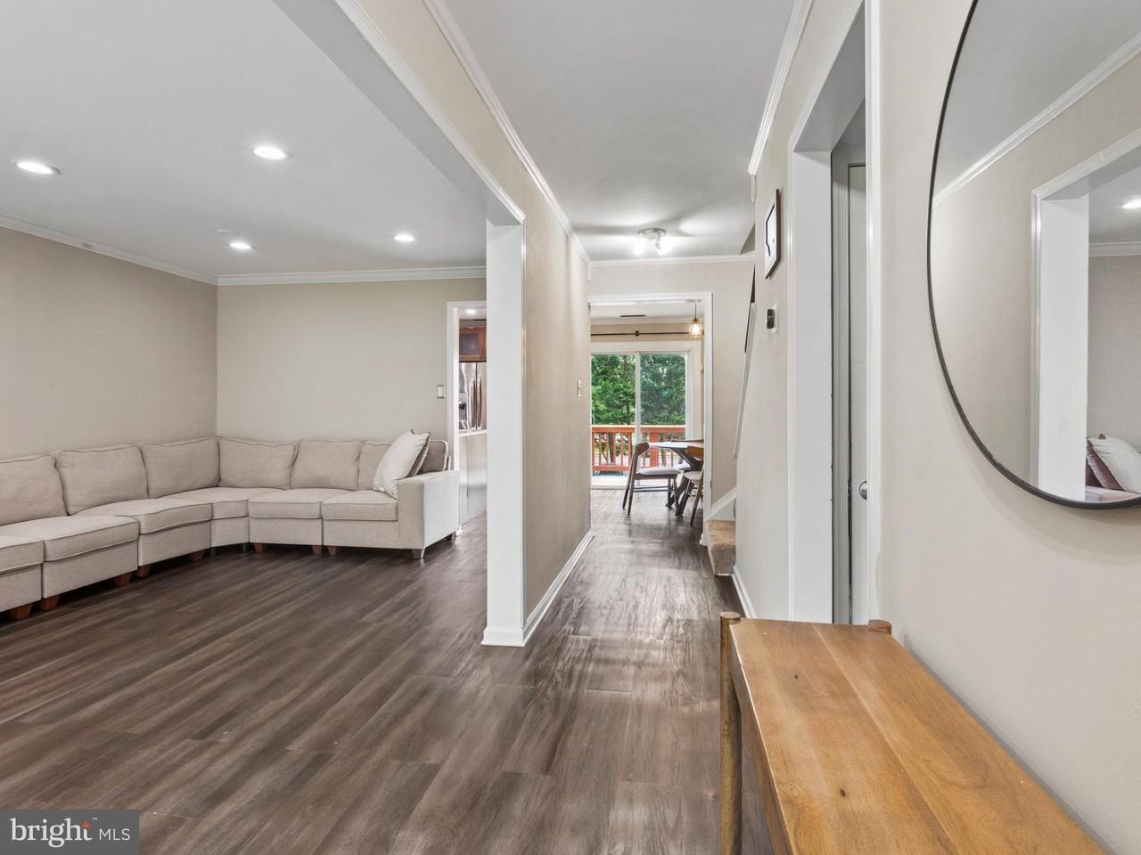 1488 Orleans Ct - Photo 4 of 33
