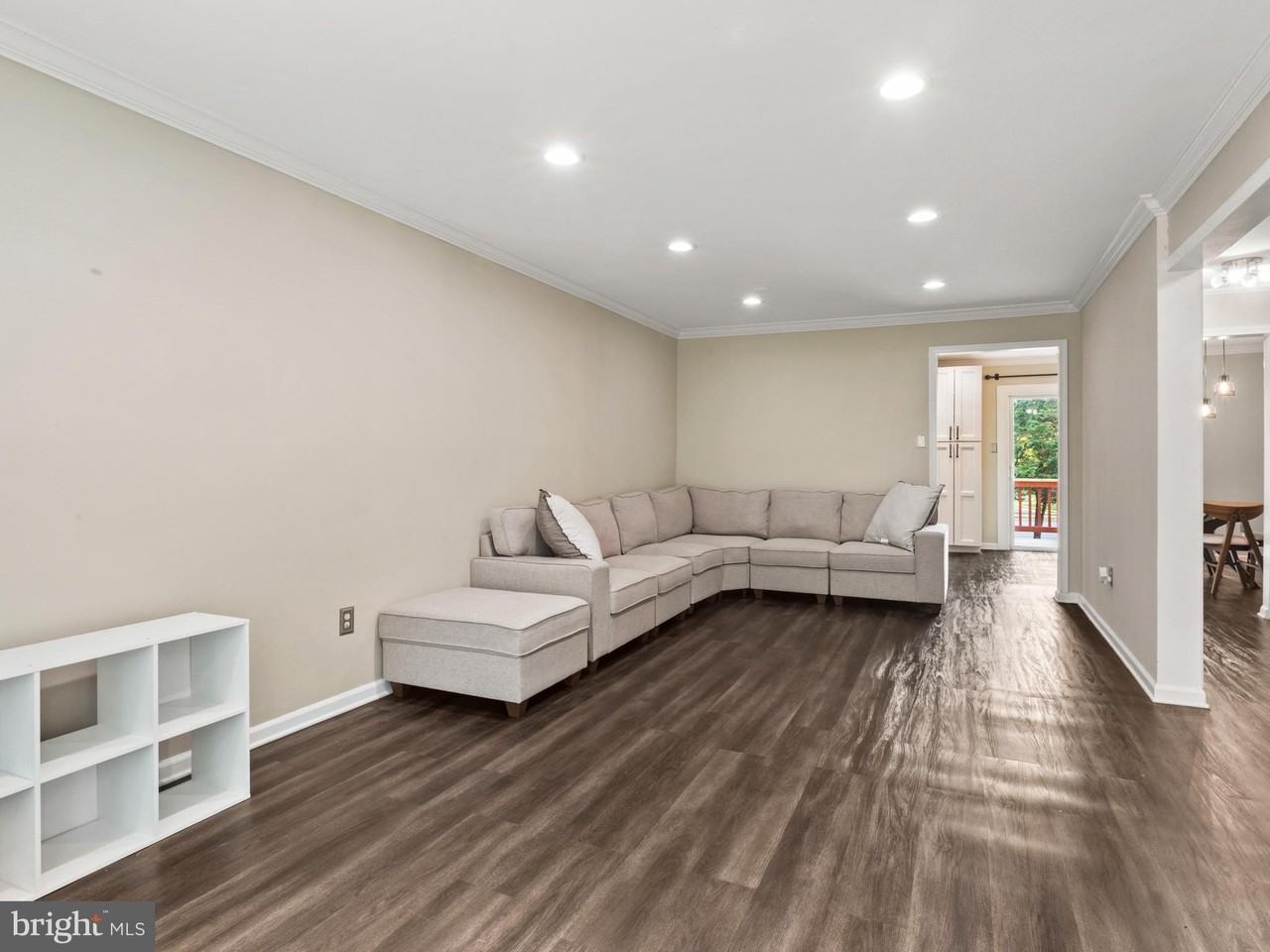1488 Orleans Ct - Photo 6 of 33