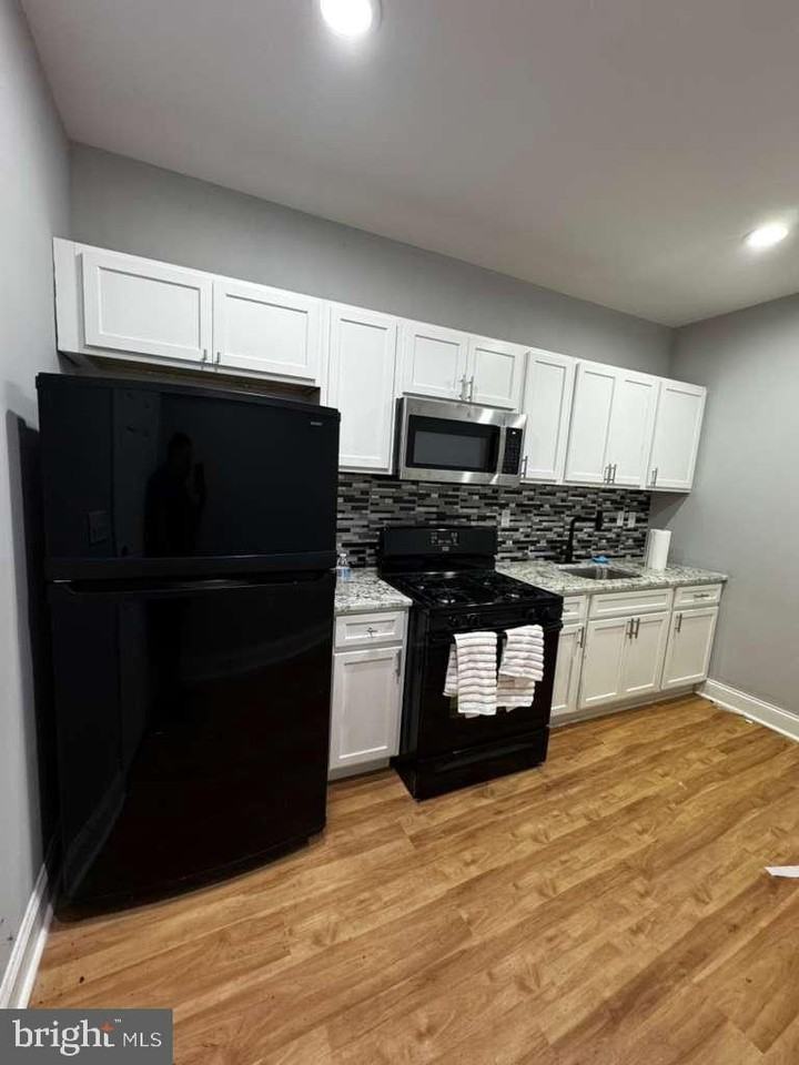 621 Denison St - Photo 5 of 14
