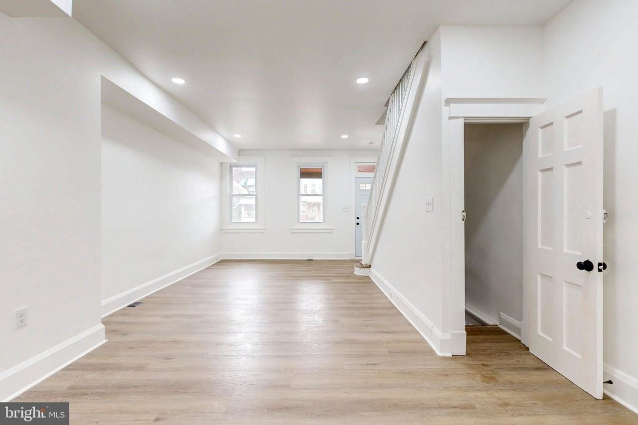 2320 W Lexington St - Photo 5 of 33