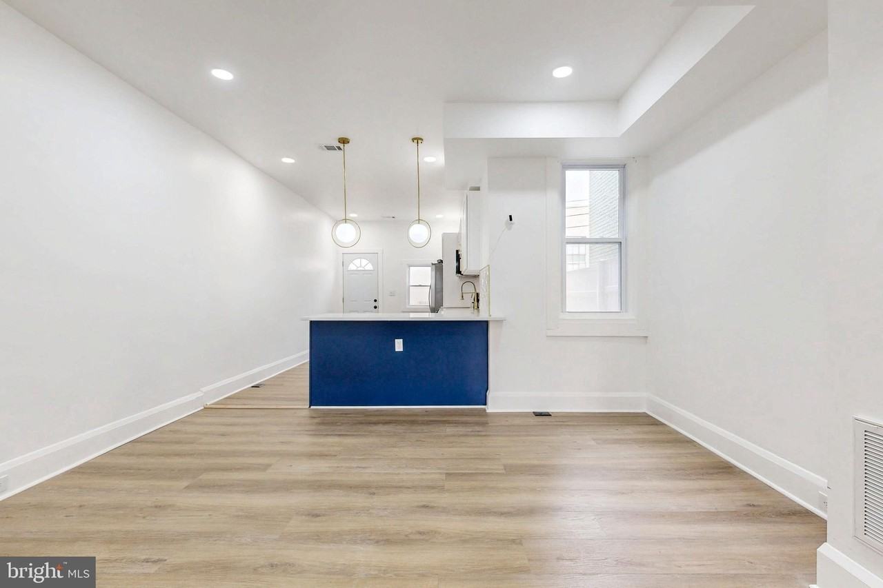 2320 W Lexington St - Photo 6 of 33