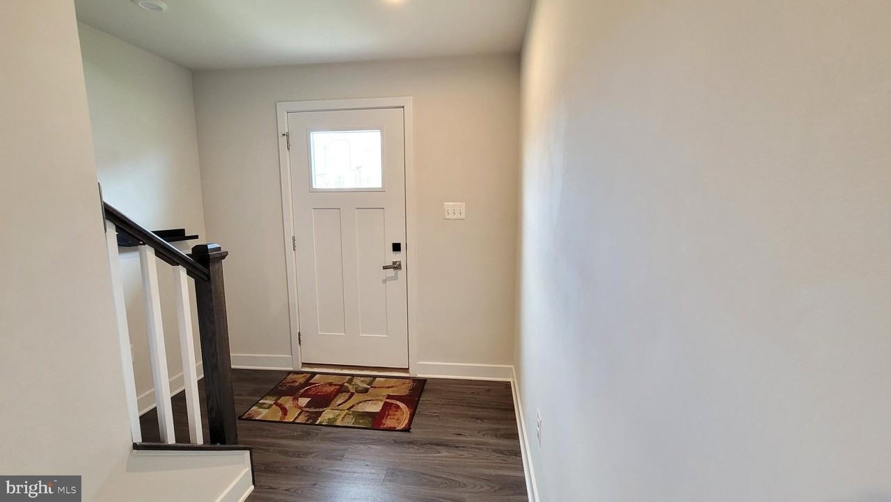 8663 Shady Pines Dr - Photo 3 of 16