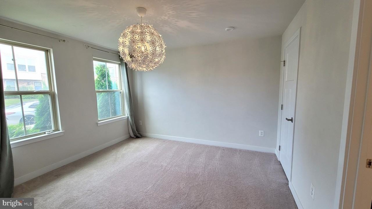 8663 Shady Pines Dr - Photo 4 of 16
