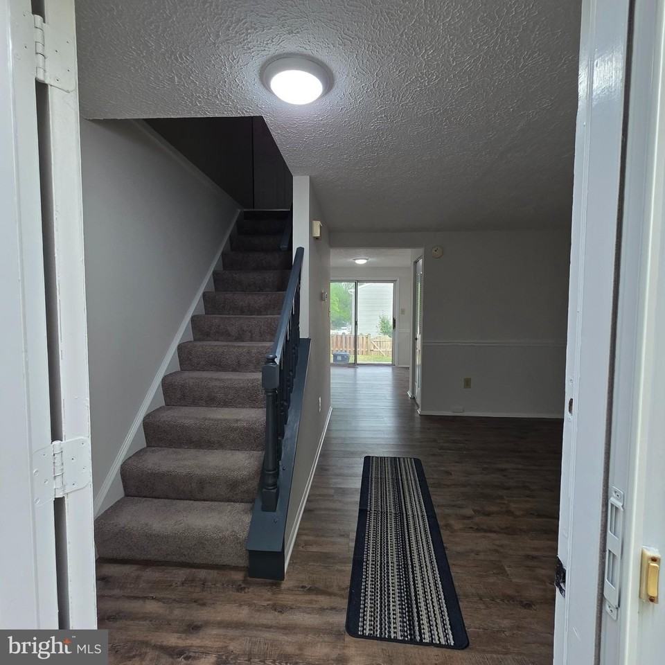 1758 Springfield Ln - Photo 2 of 31