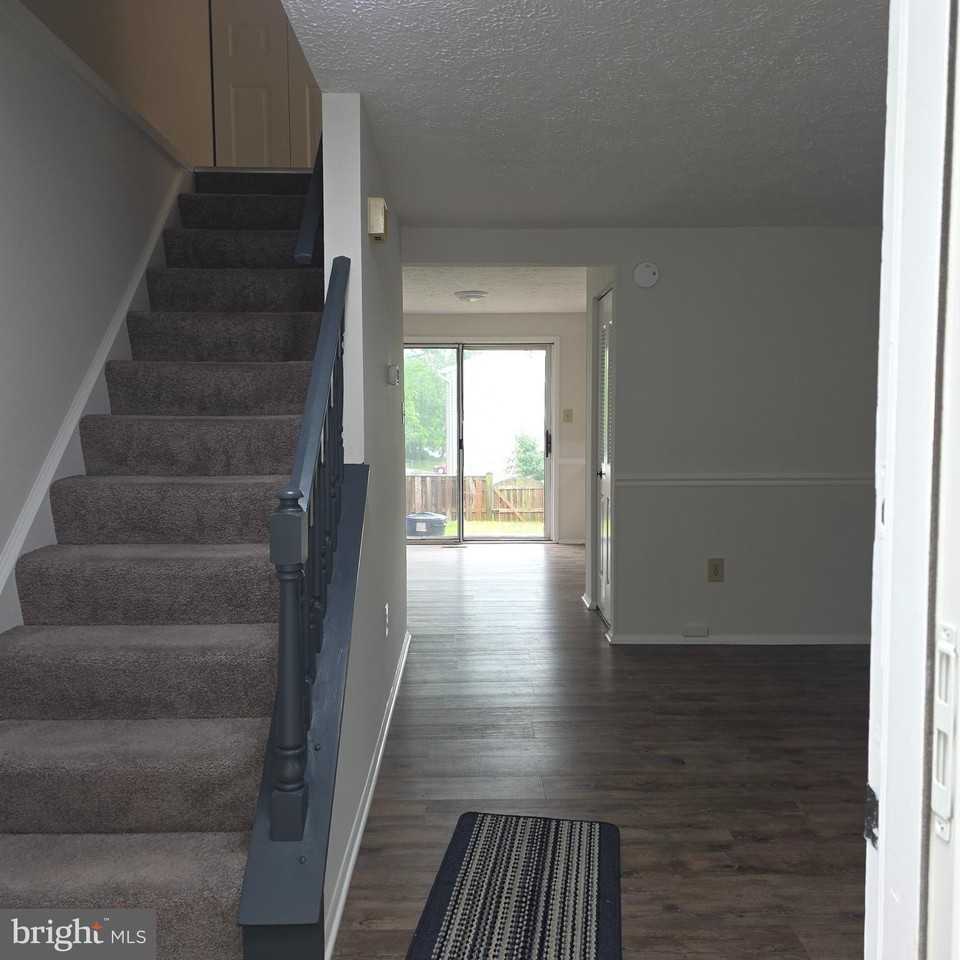 1758 Springfield Ln - Photo 3 of 31