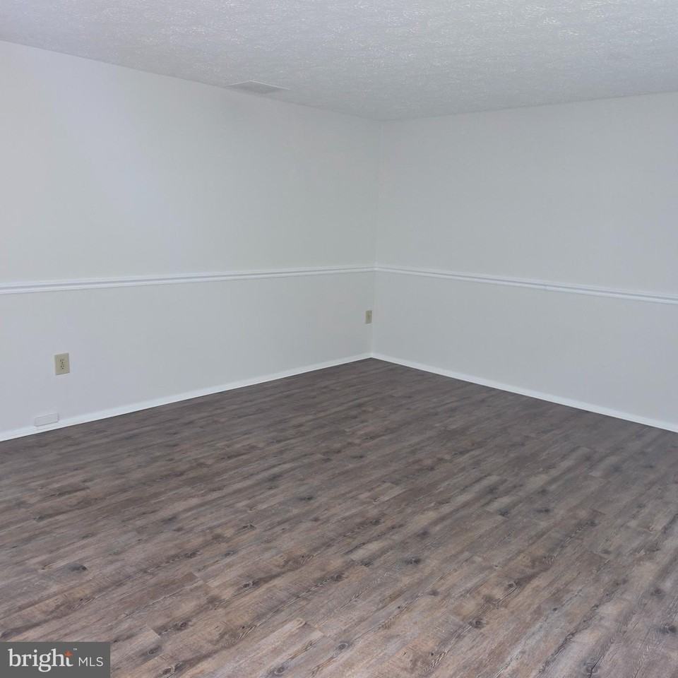1758 Springfield Ln - Photo 5 of 31