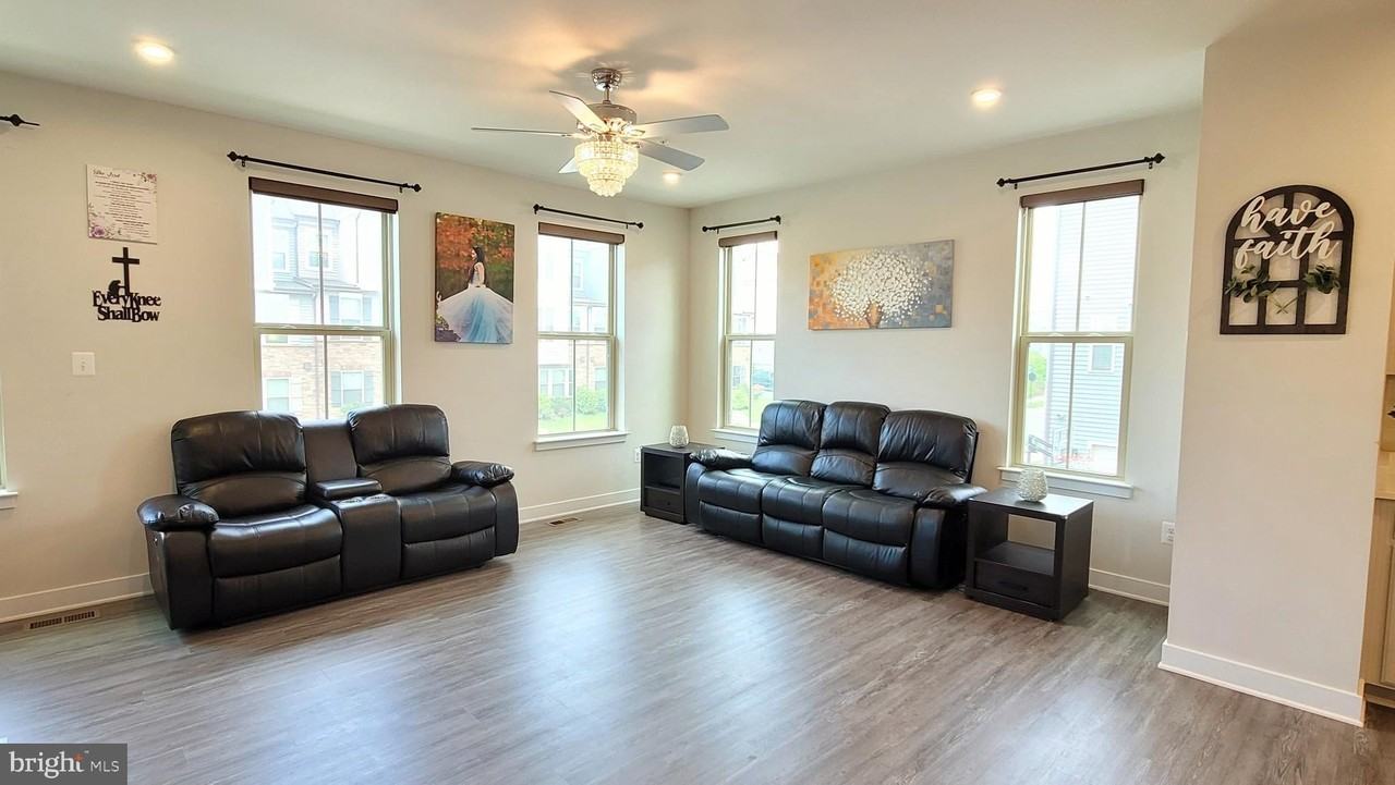 8667 Shady Pines Dr - Photo 6 of 24