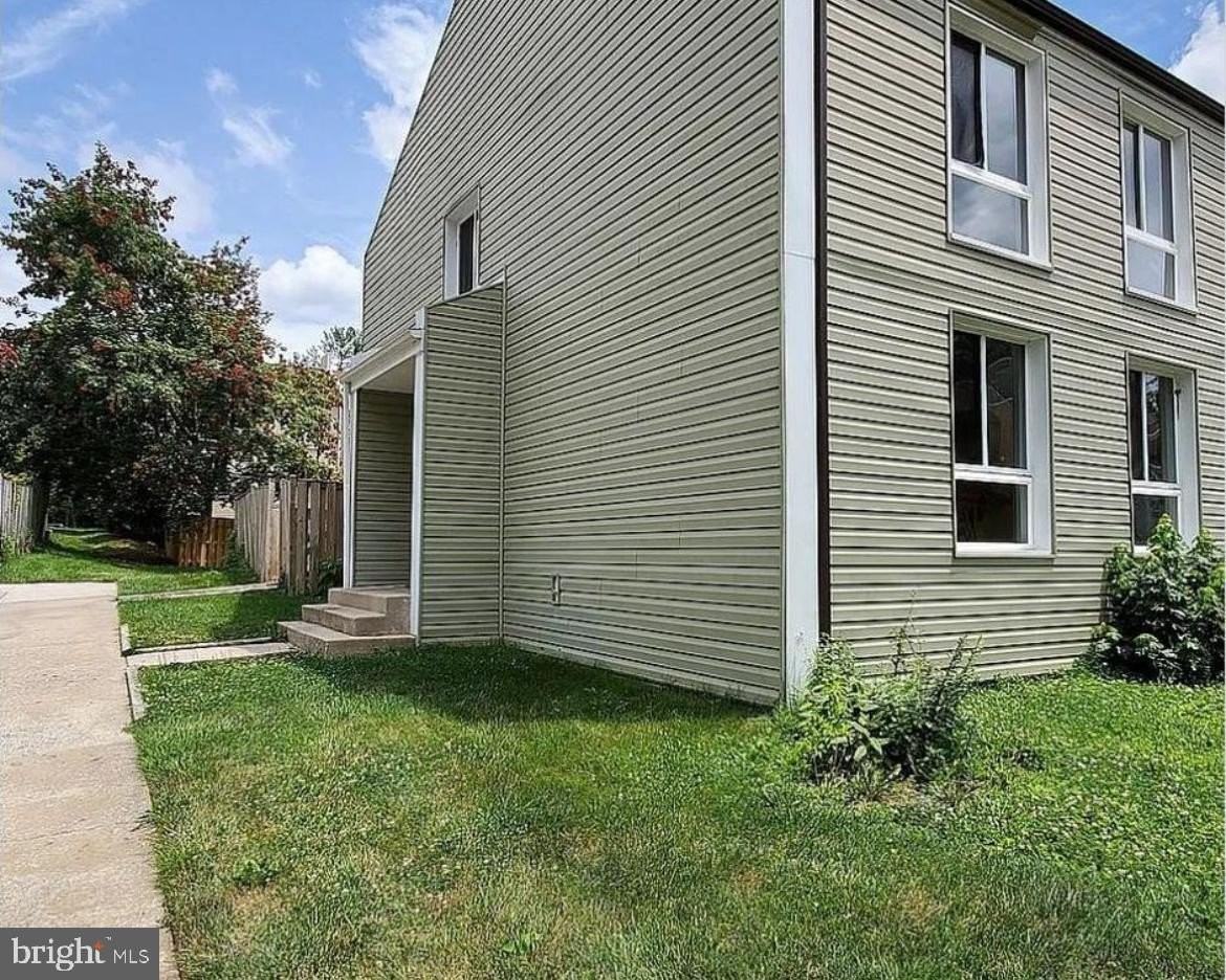 10289 Daystar Ct - Photo 2 of 17