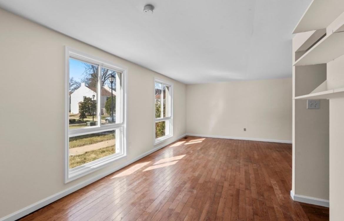 10289 Daystar Ct - Photo 7 of 17