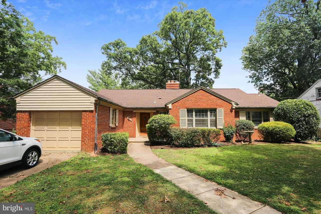 3303 Winnett Rd - Photo 2 of 50