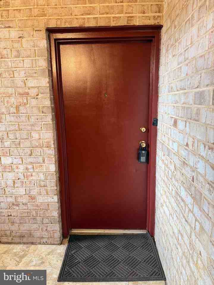 3330 Huntley Square Dr #T1 - Photo 2 of 9