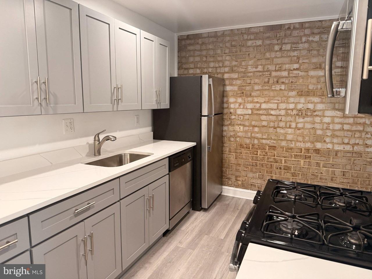 3330 Huntley Square Dr #T1 - Photo 3 of 9