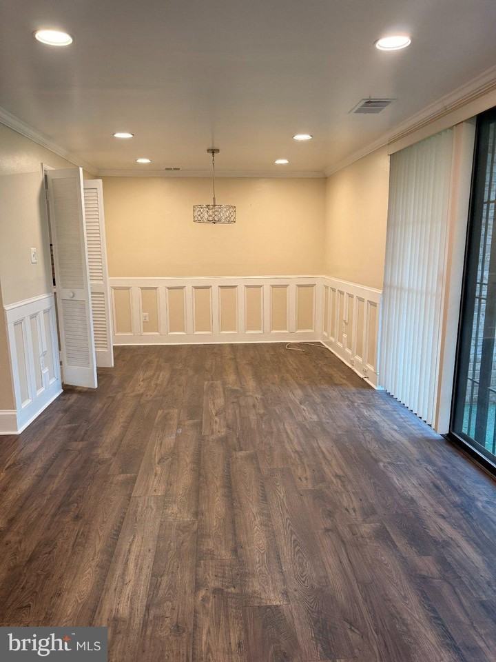 3330 Huntley Square Dr #T1 - Photo 5 of 9